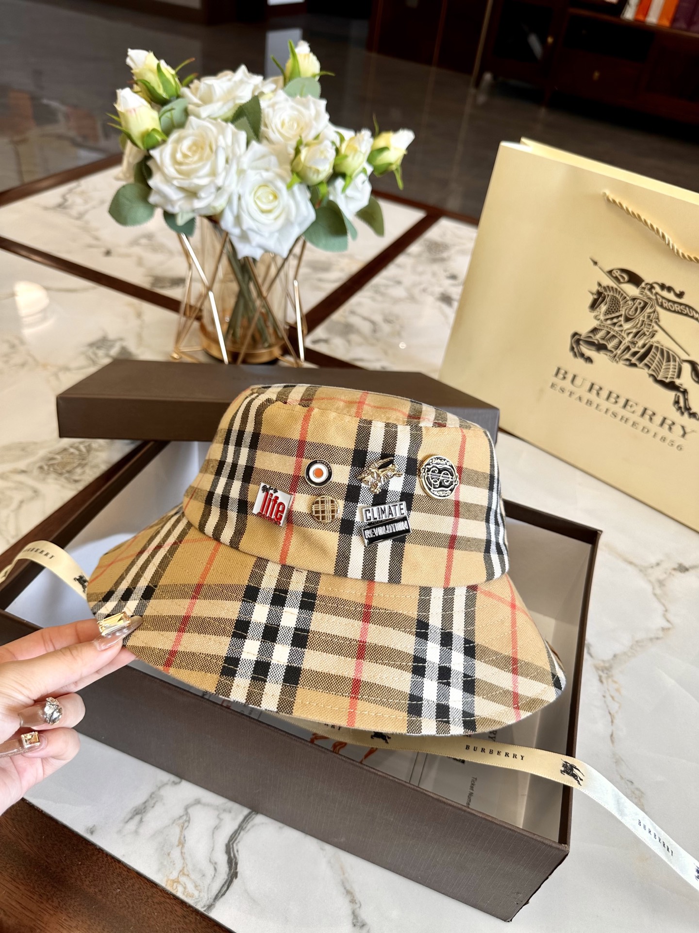 burberry hat model 16